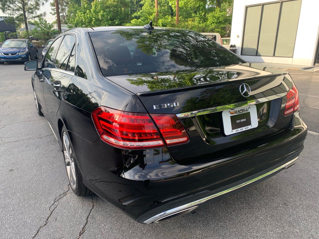 2016 Mercedes-Benz E-Class Image 3