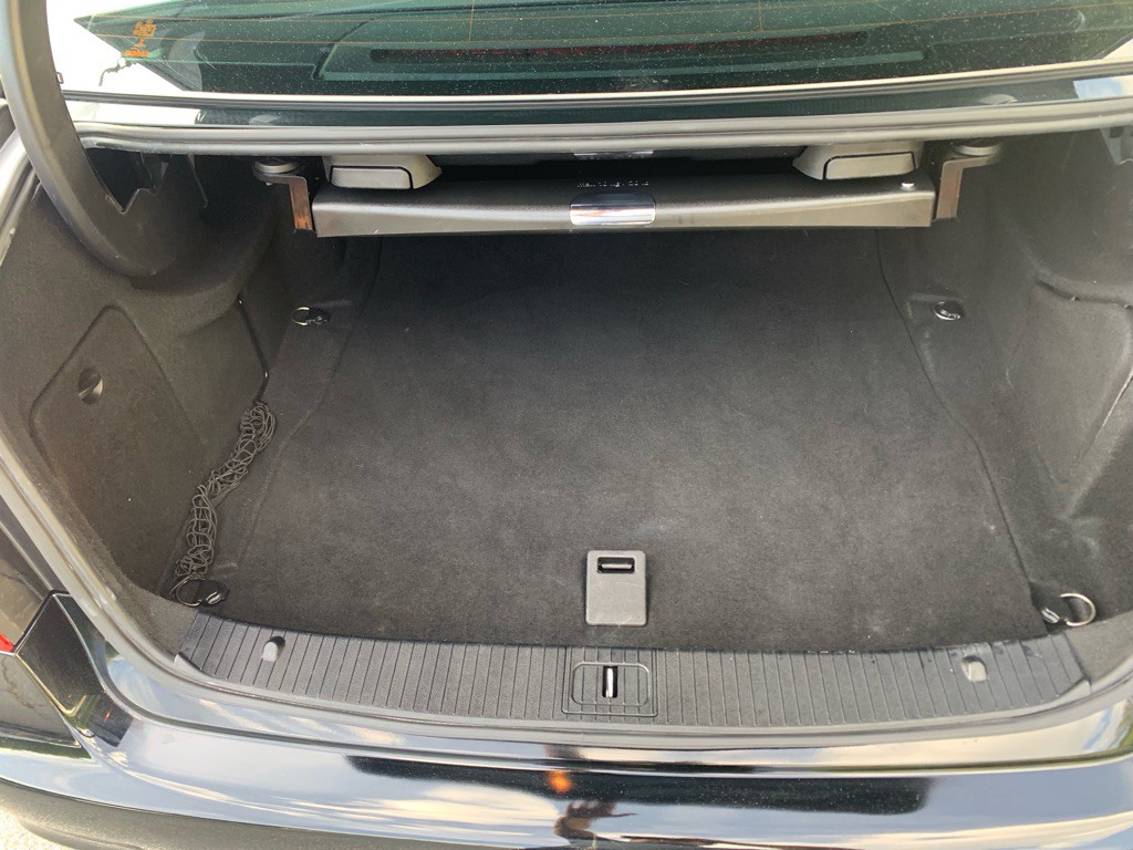 2016 Mercedes-Benz E-Class Image 13