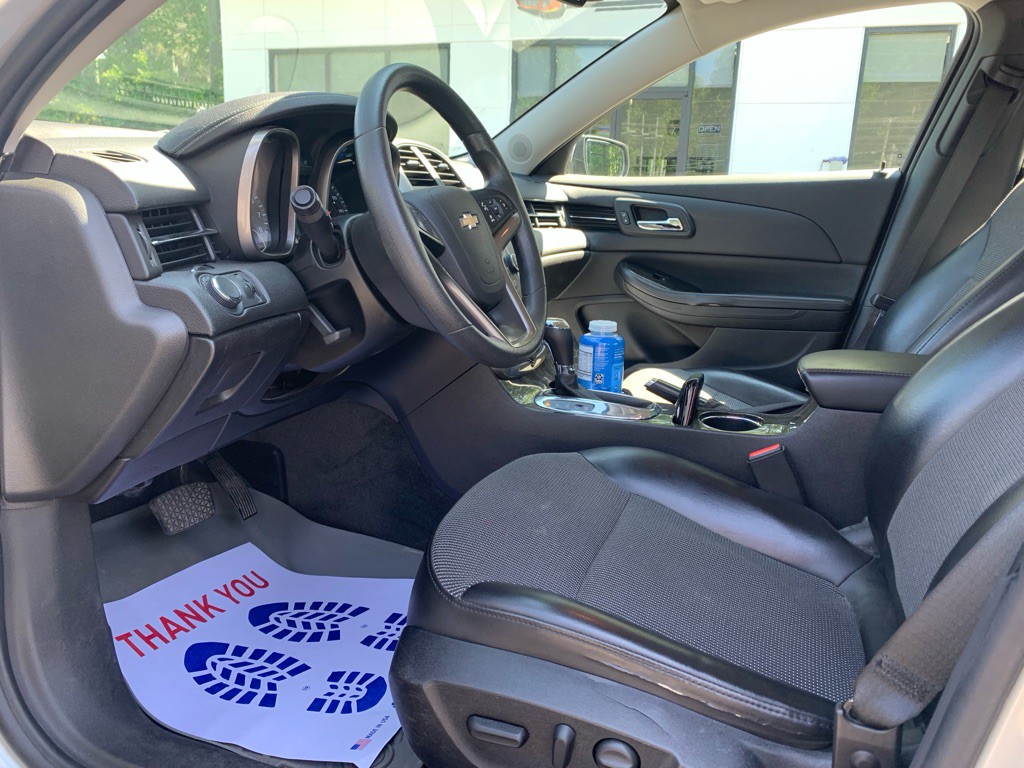 2015 Chevrolet Malibu Image 8