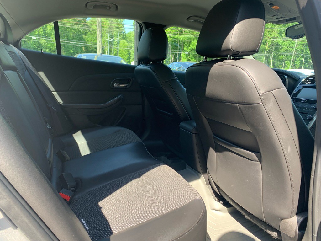 2015 Chevrolet Malibu Image 11