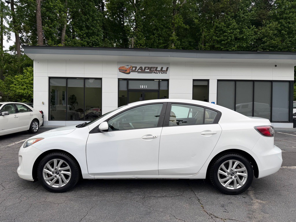 2013 Mazda Mazda3 Image 2