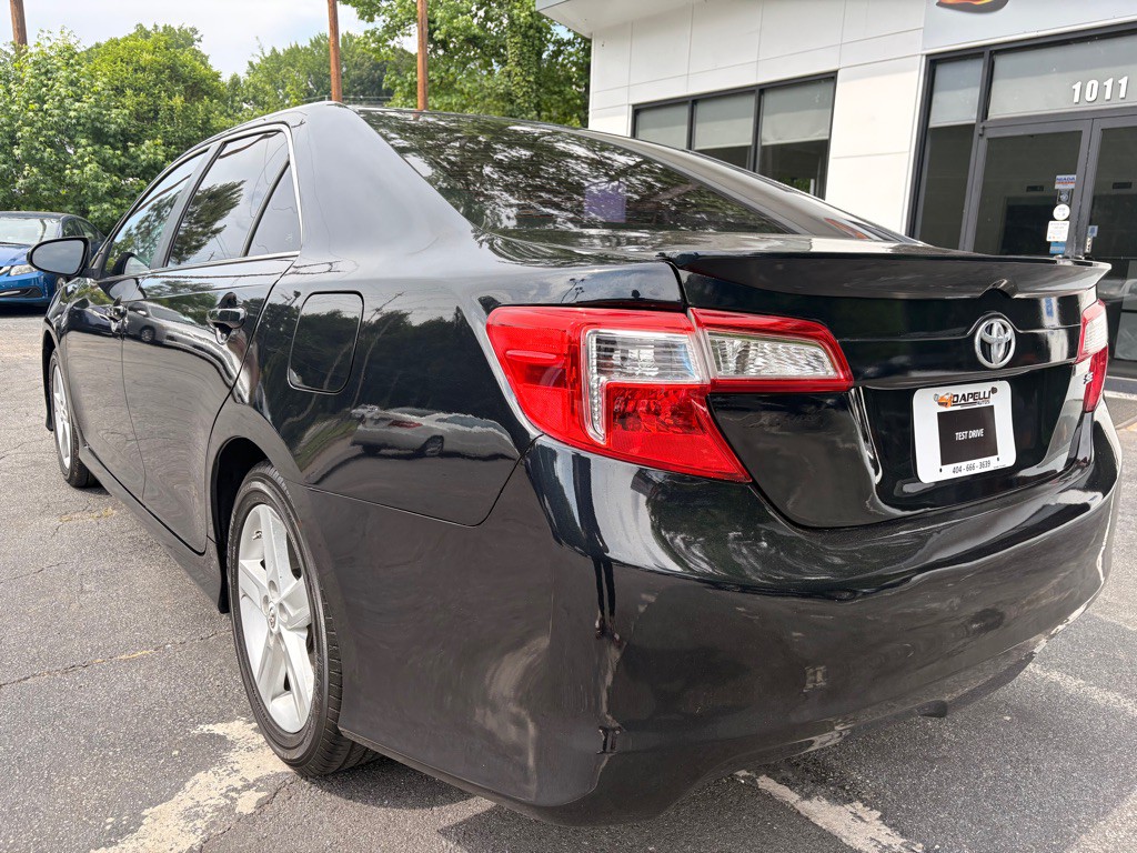 2012 Toyota Camry Image 6