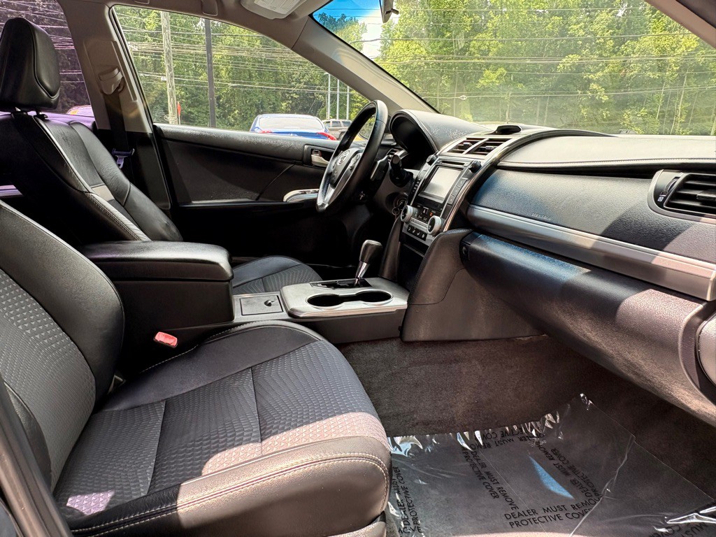 2012 Toyota Camry Image 9