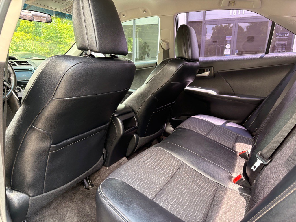 2012 Toyota Camry Image 10