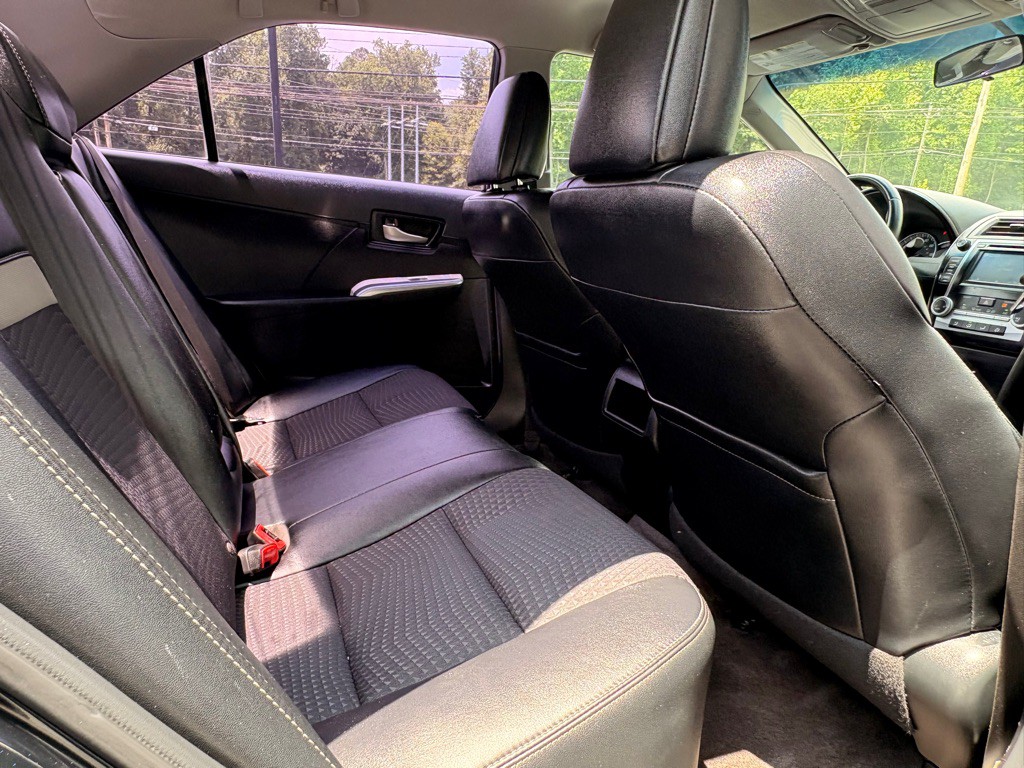 2012 Toyota Camry Image 11