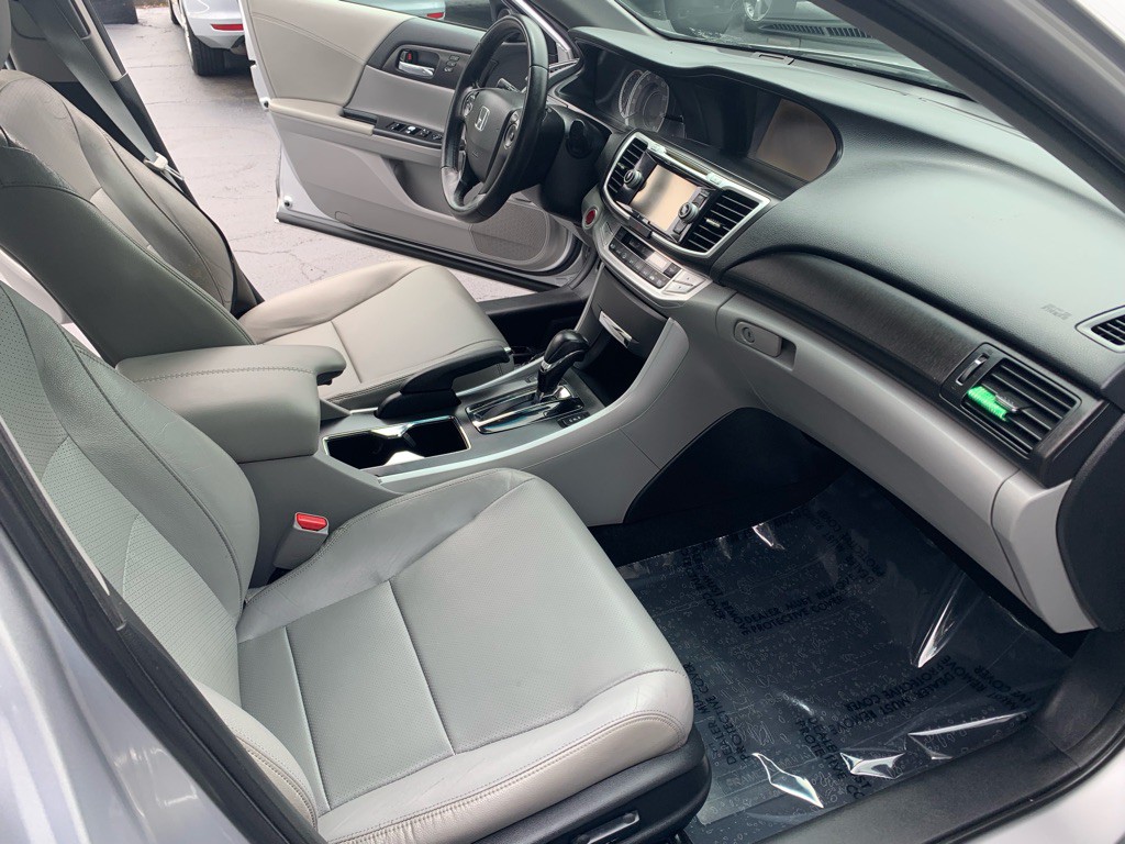 2013 Honda Accord Image 8
