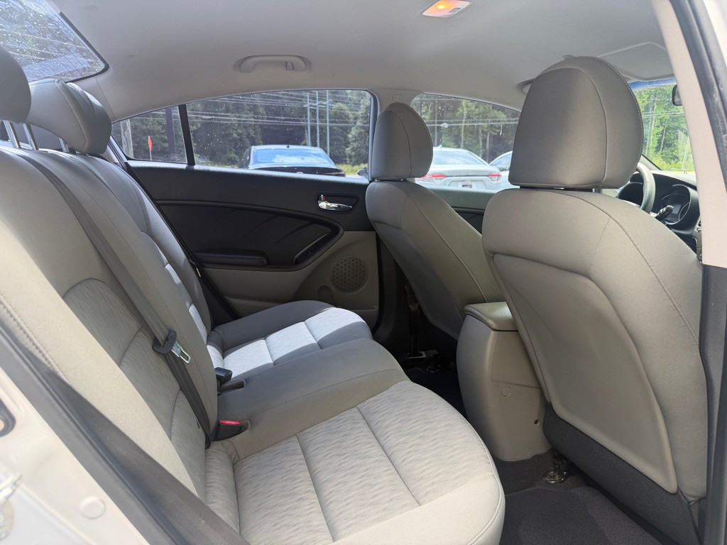 2016 Kia Forte Image 11