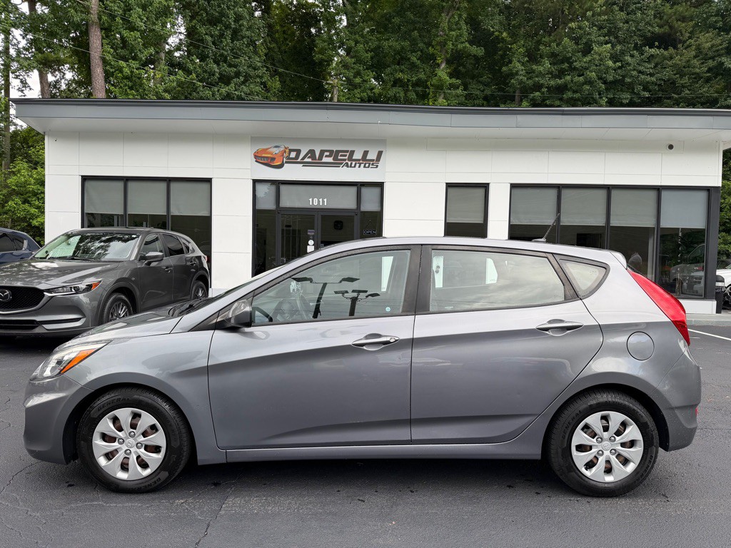 2017 Hyundai Accent Image 2