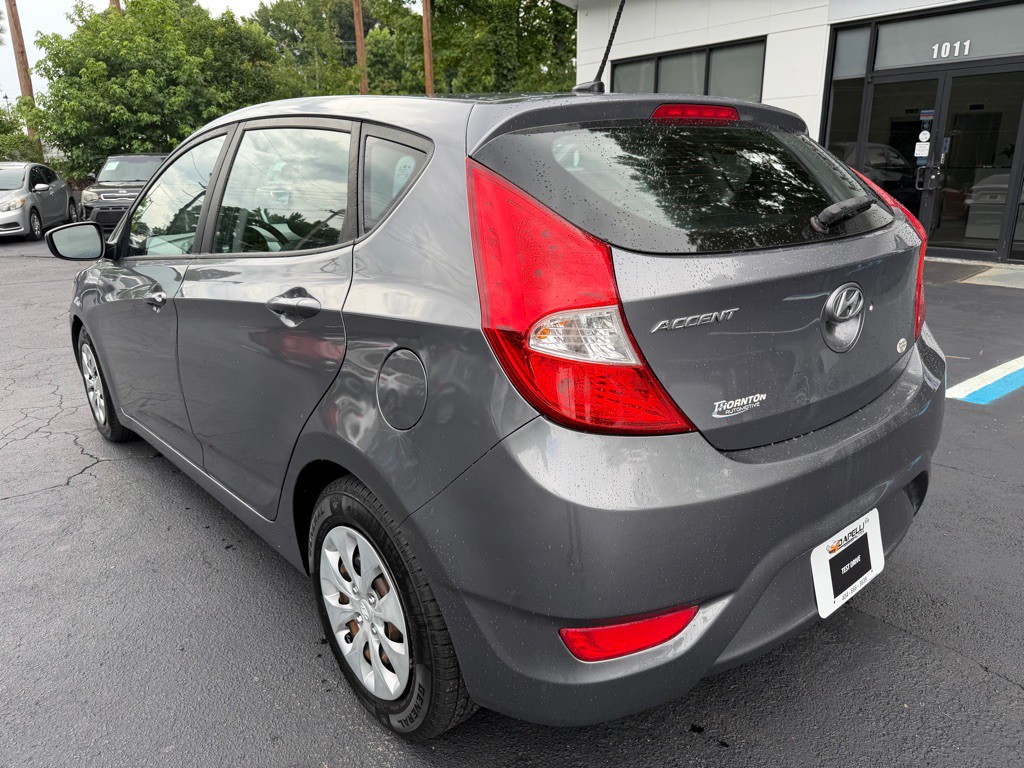 2017 Hyundai Accent Image 3
