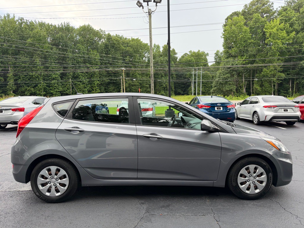 2017 Hyundai Accent Image 5