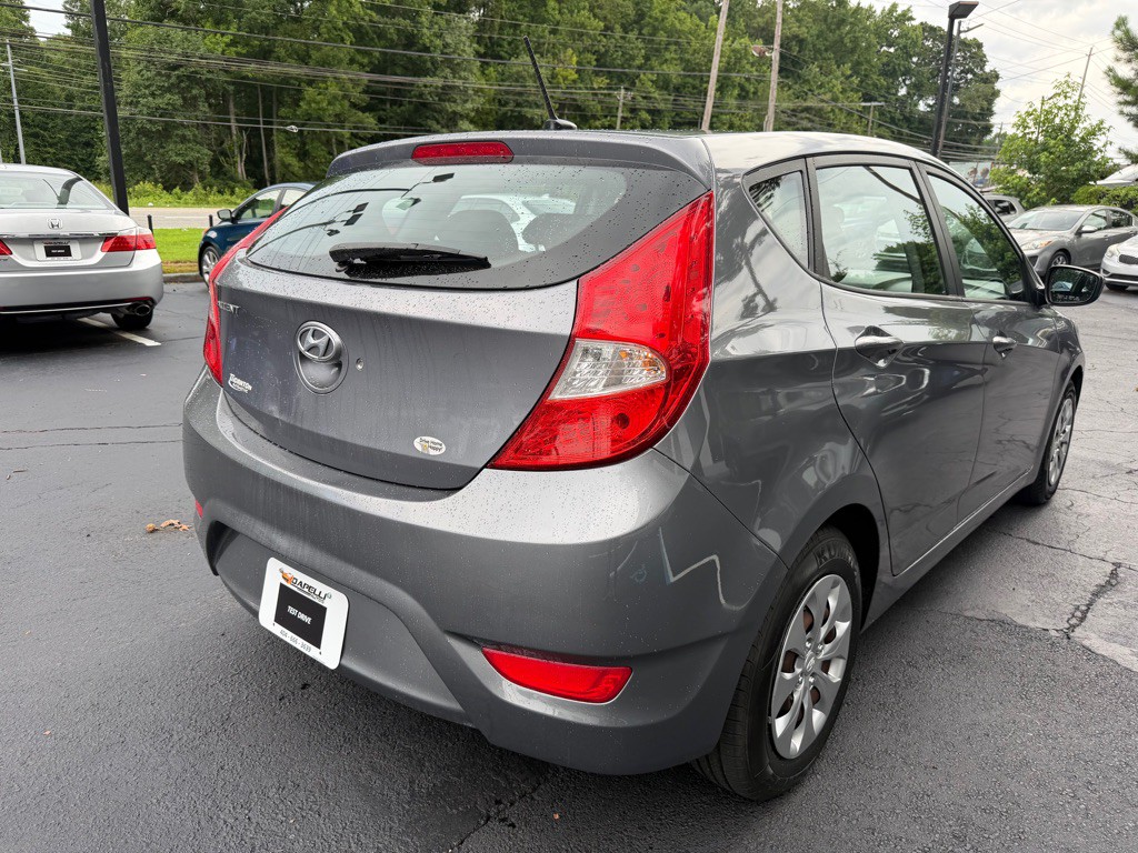 2017 Hyundai Accent Image 6