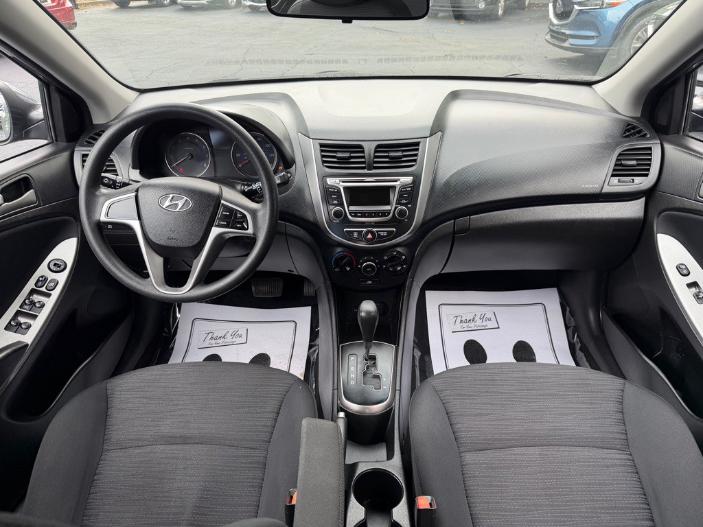 2017 Hyundai Accent Image 8