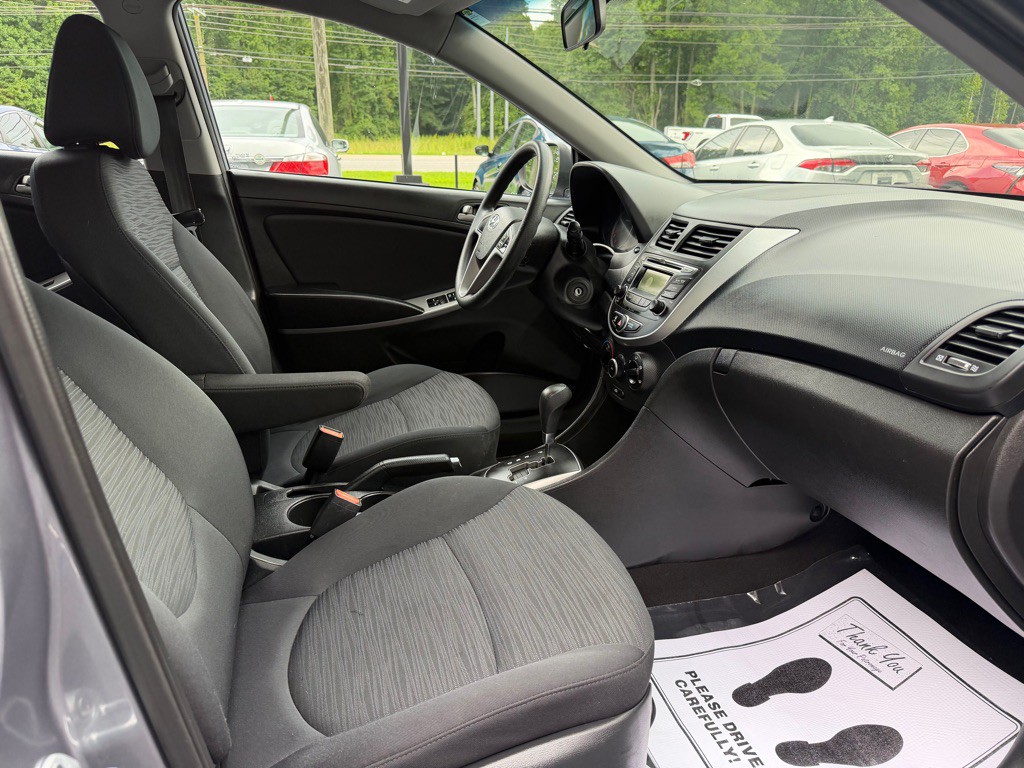 2017 Hyundai Accent Image 9