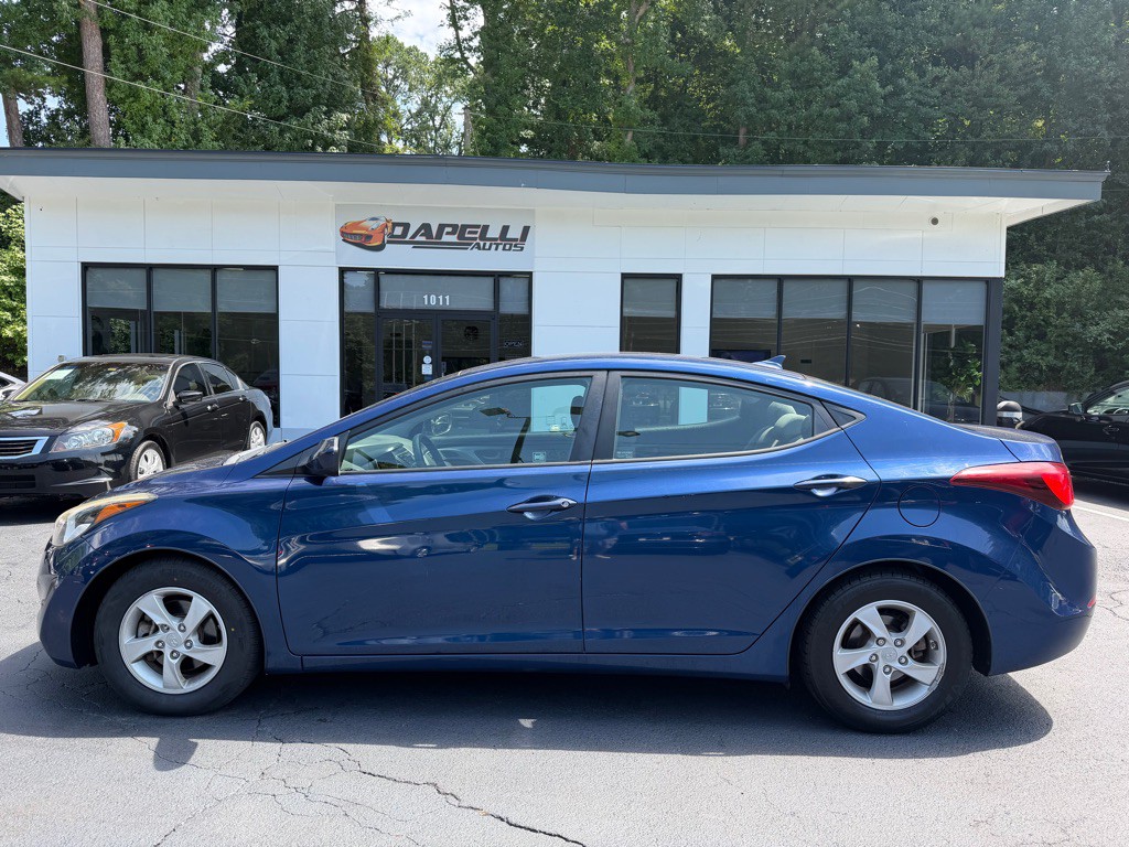 2015 Hyundai Elantra Image 2