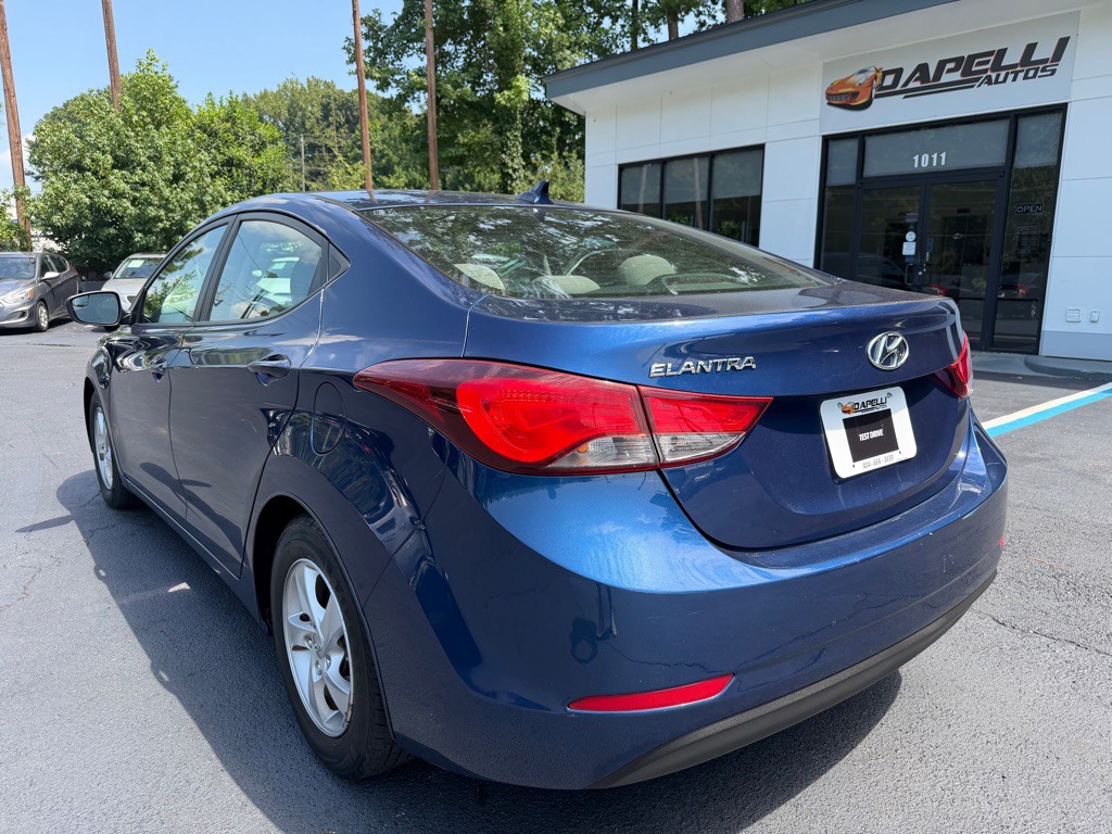 2015 Hyundai Elantra Image 3