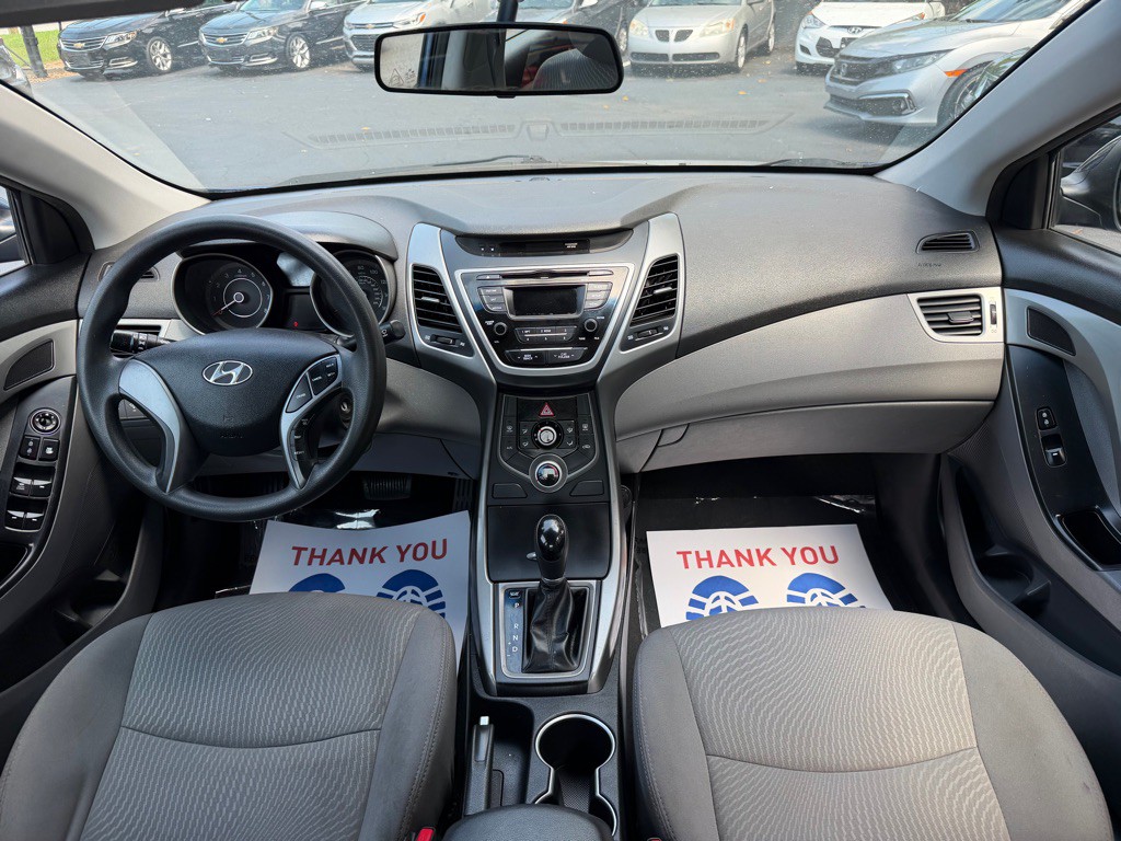 2015 Hyundai Elantra Image 8