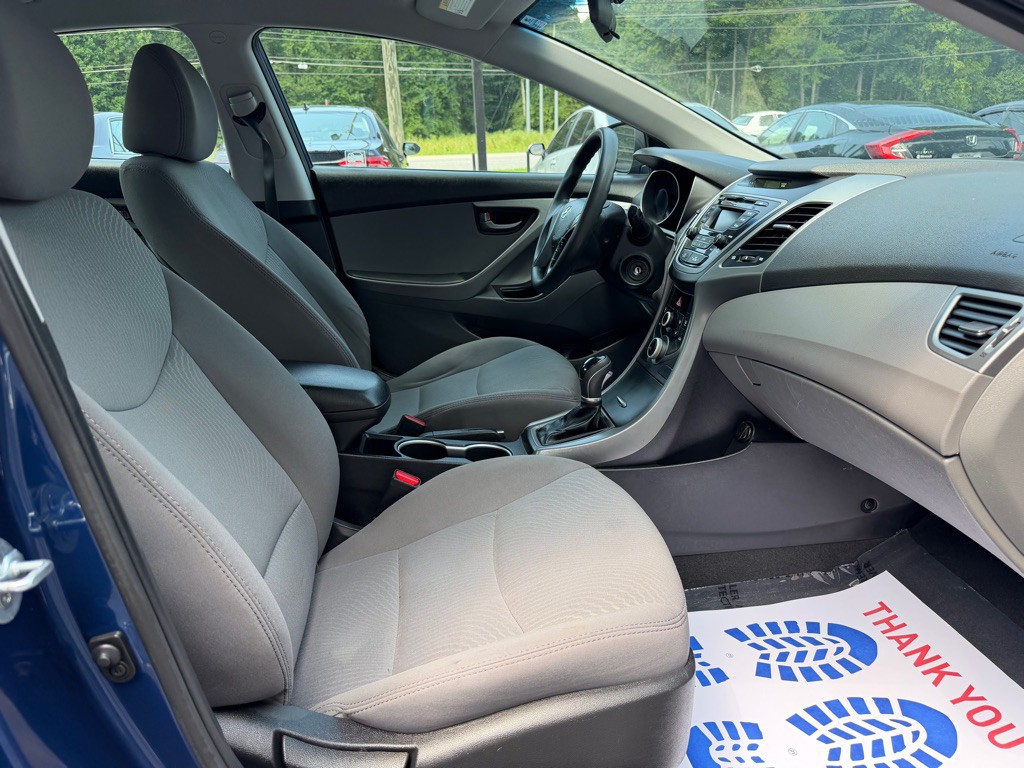 2015 Hyundai Elantra Image 9
