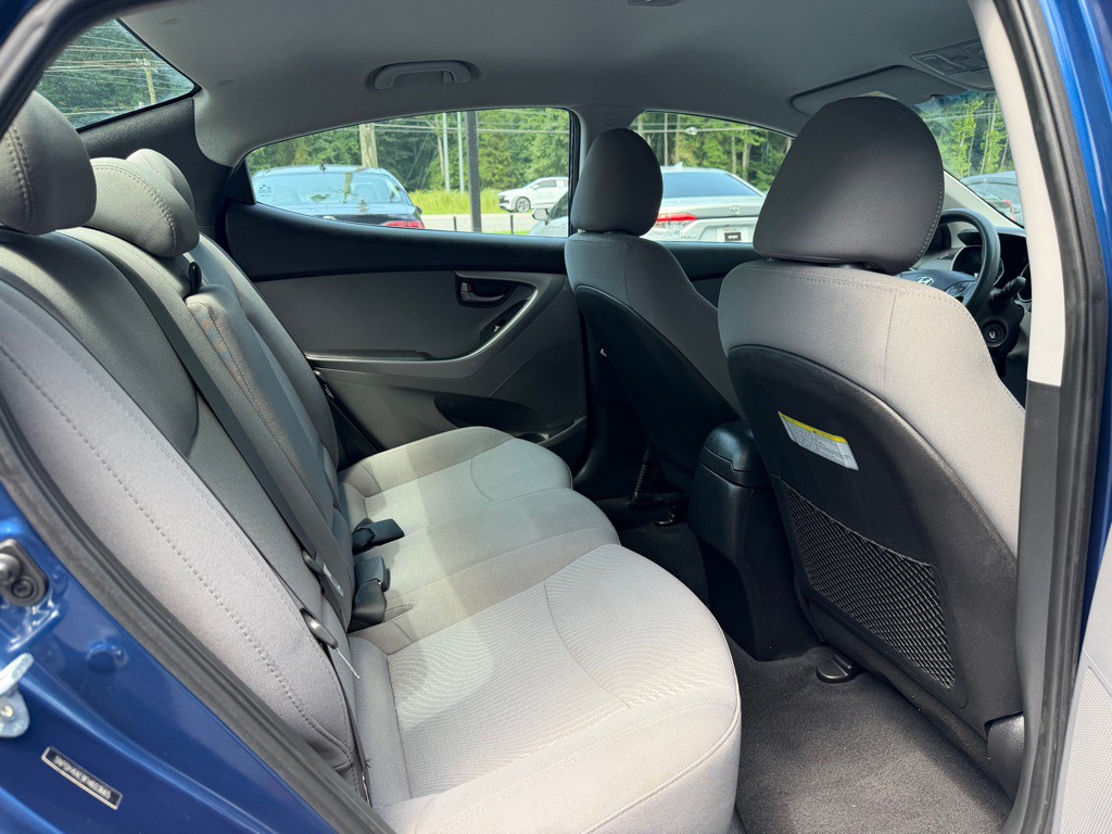 2015 Hyundai Elantra Image 11