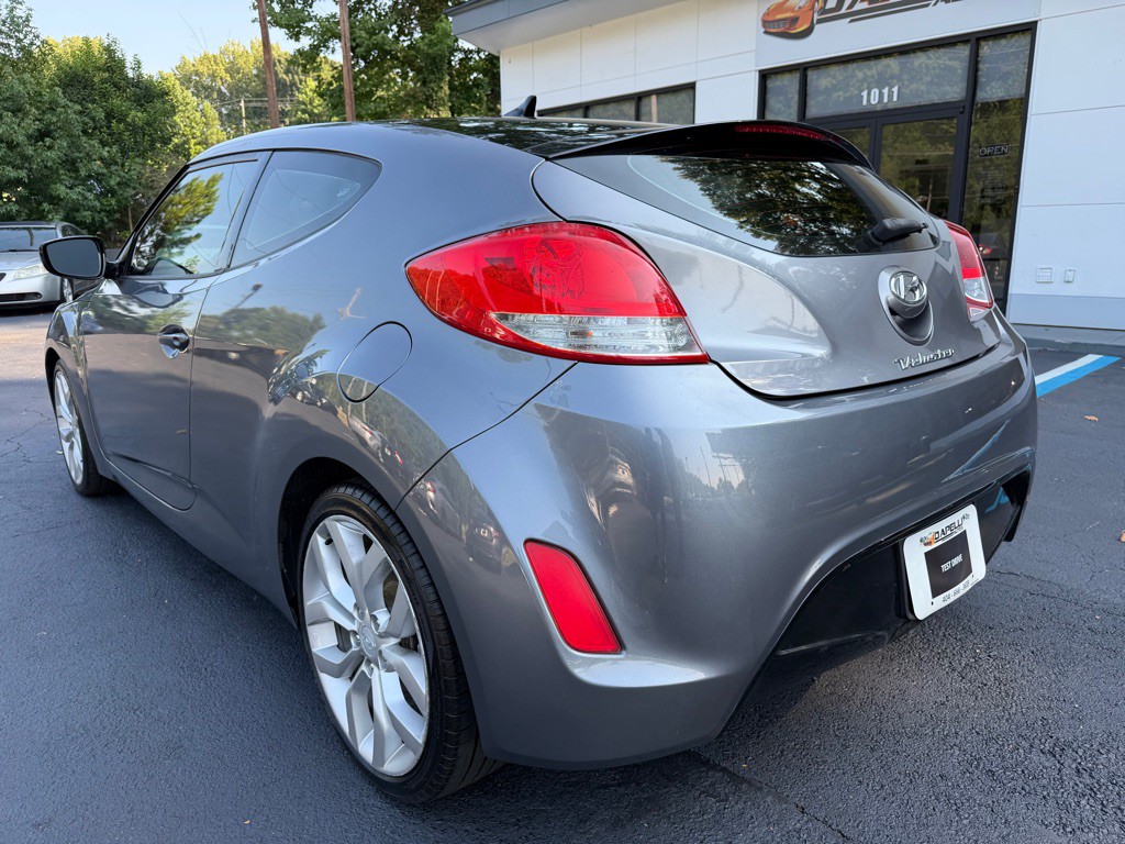 2013 Hyundai Veloster Image 3