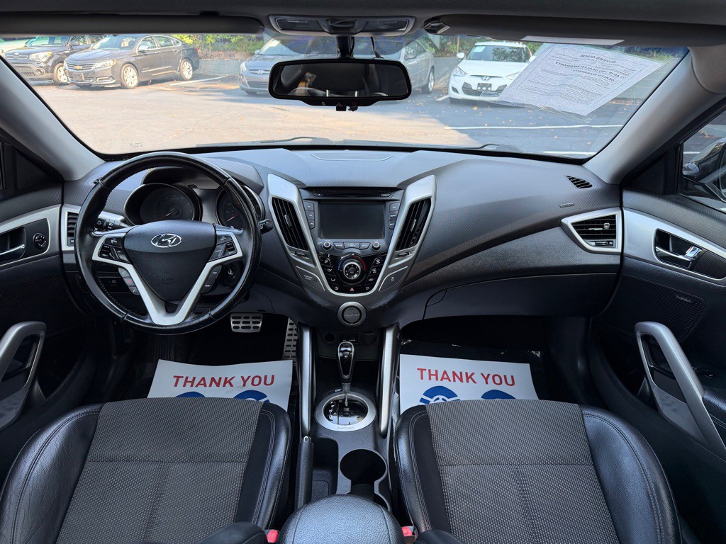 2013 Hyundai Veloster Image 8