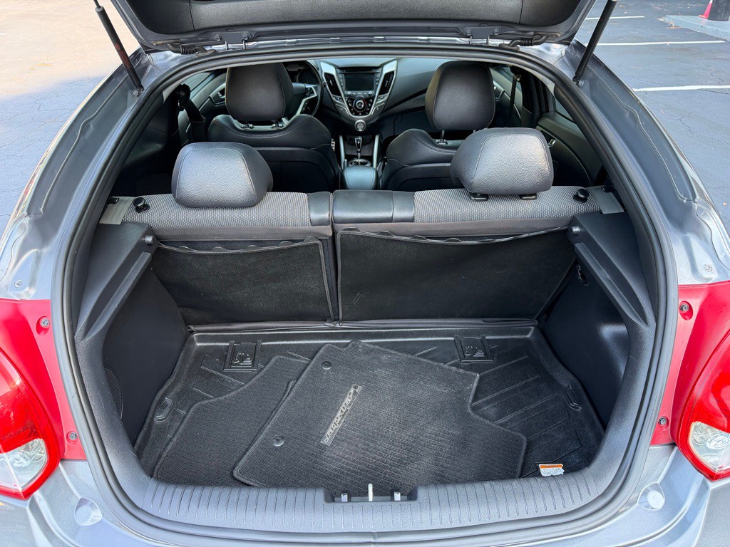2013 Hyundai Veloster Image 12