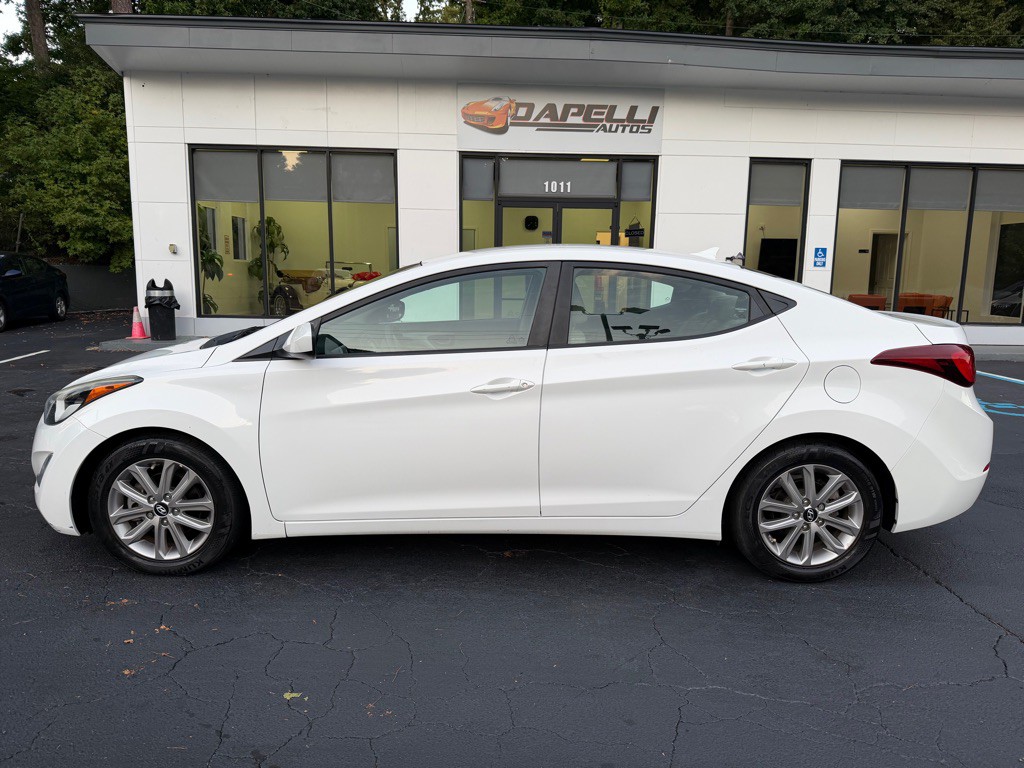 2014 Hyundai Elantra Image 2