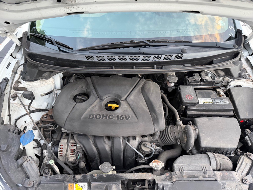 2014 Hyundai Elantra Image 12