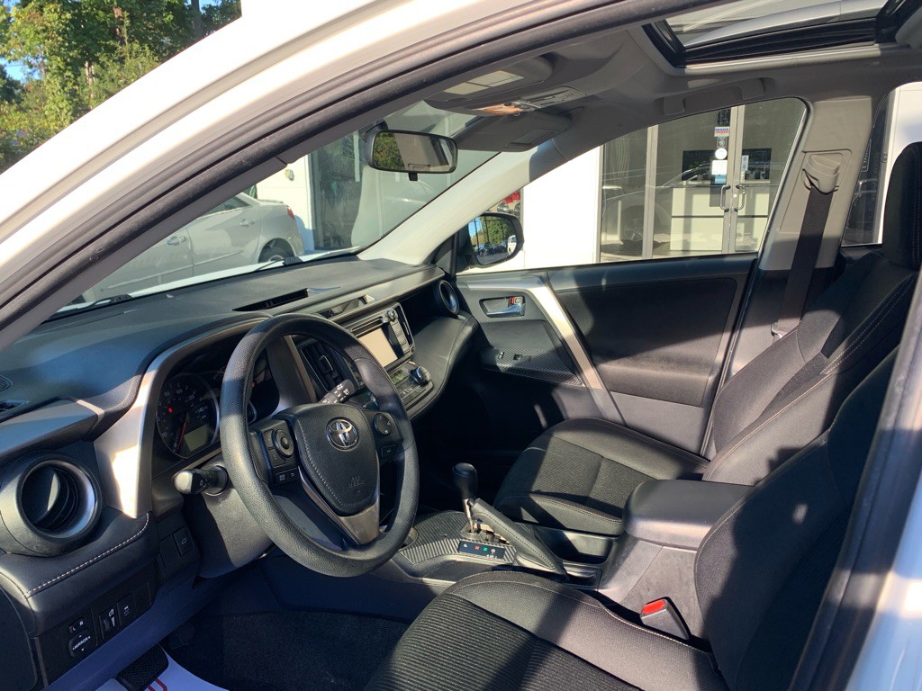 2015 Toyota Rav4 Image 7