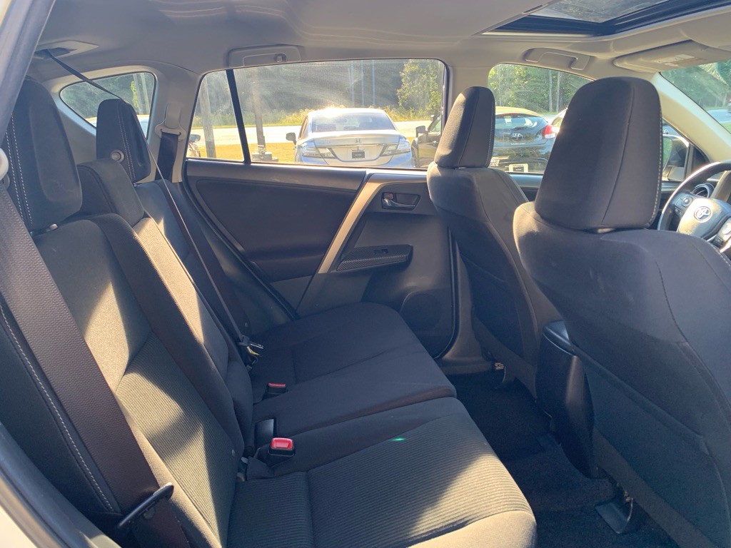 2015 Toyota Rav4 Image 11