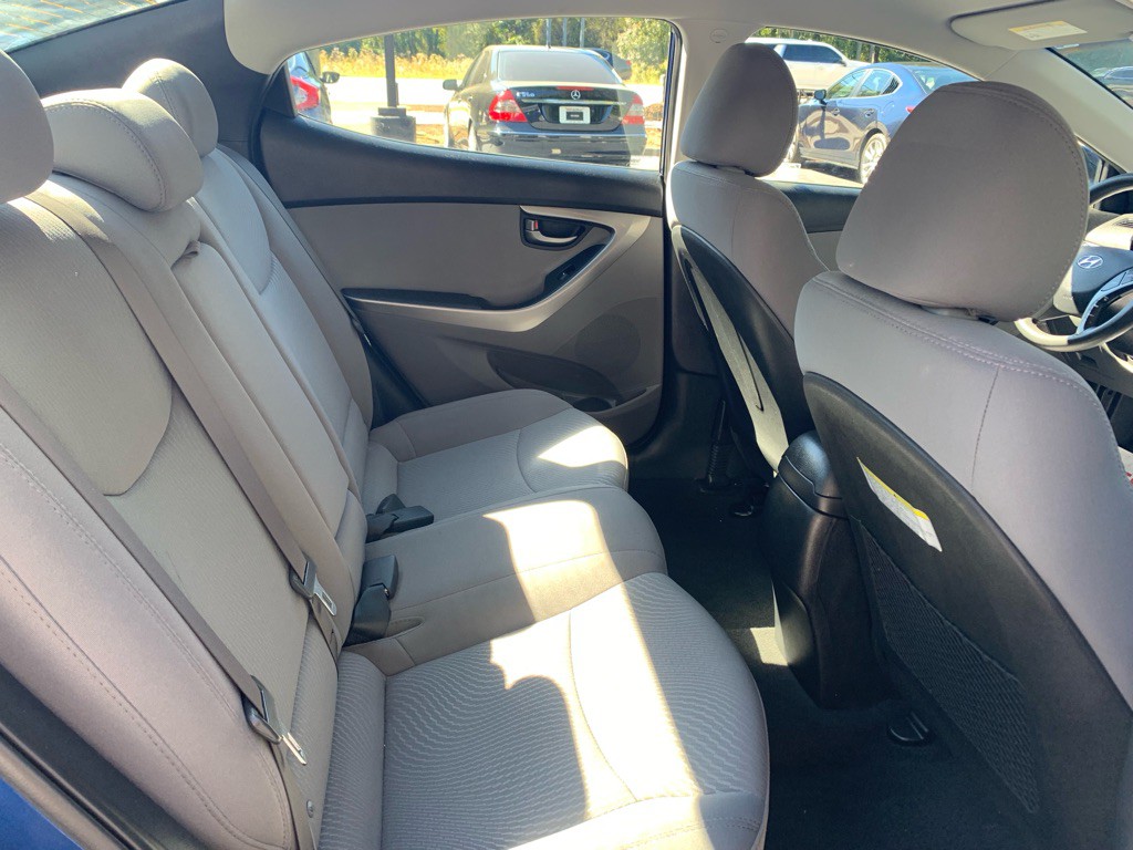 2015 Hyundai Elantra Image 11