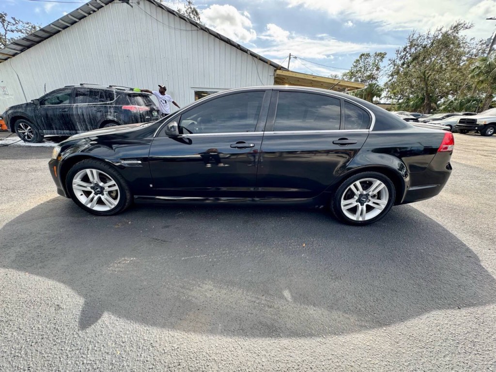 2008 Pontiac G8 Image 15