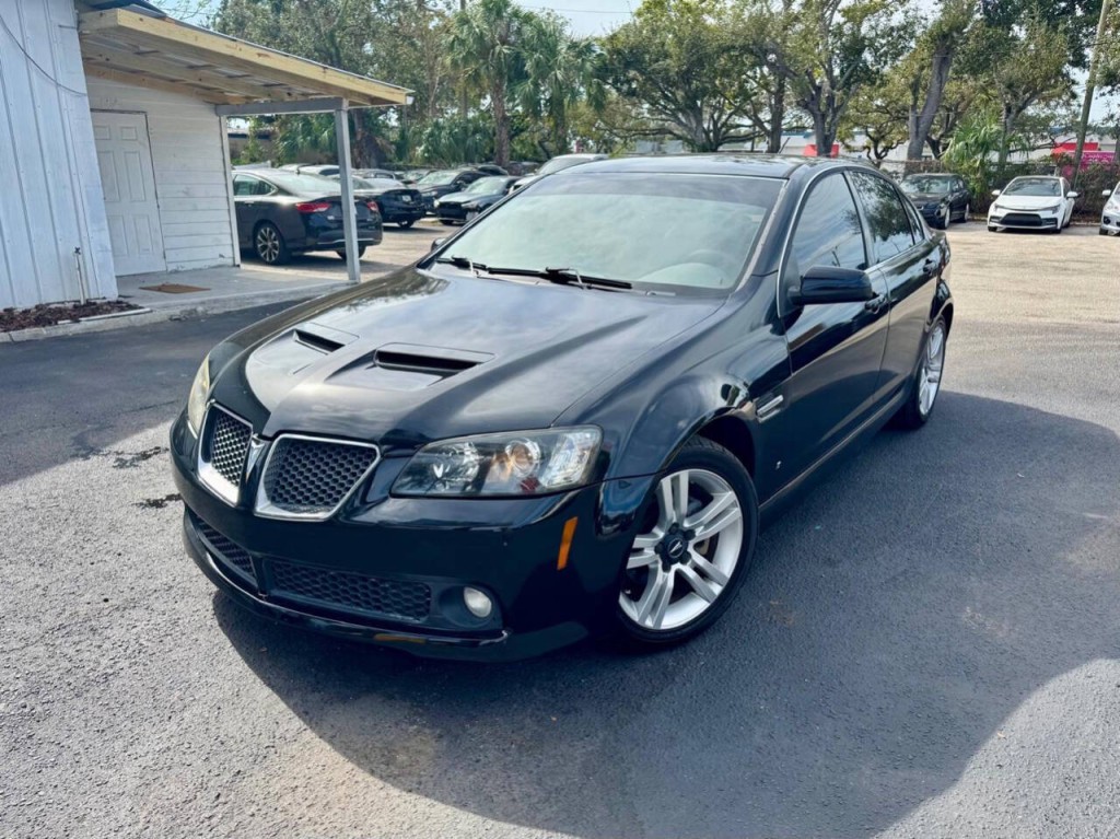 2008 Pontiac G8 Image 2