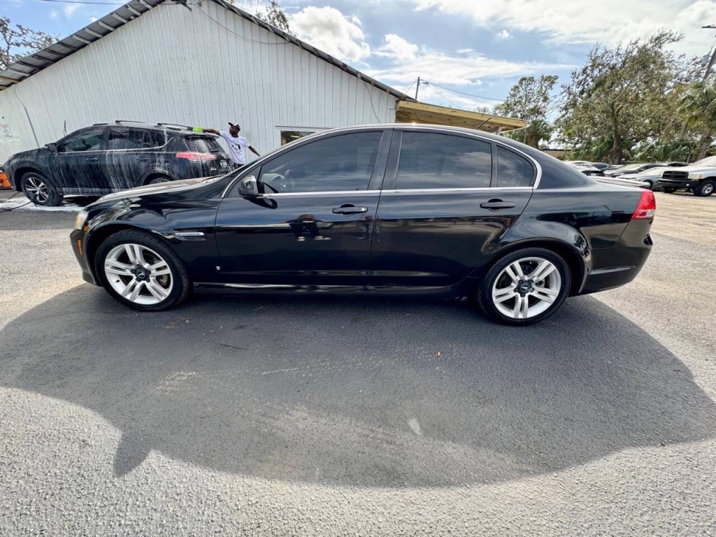 2008 Pontiac G8 Image 6