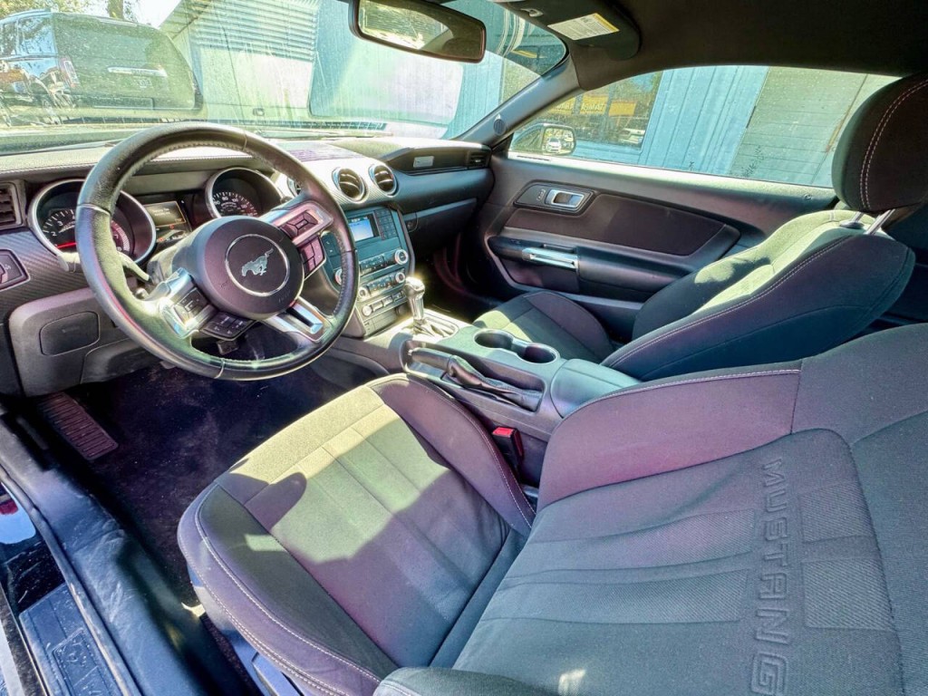 2019 Ford Mustang Image 15