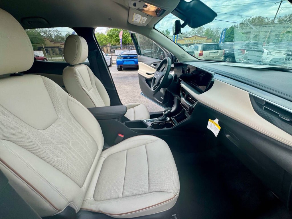 2025 Buick Enclave Image 16