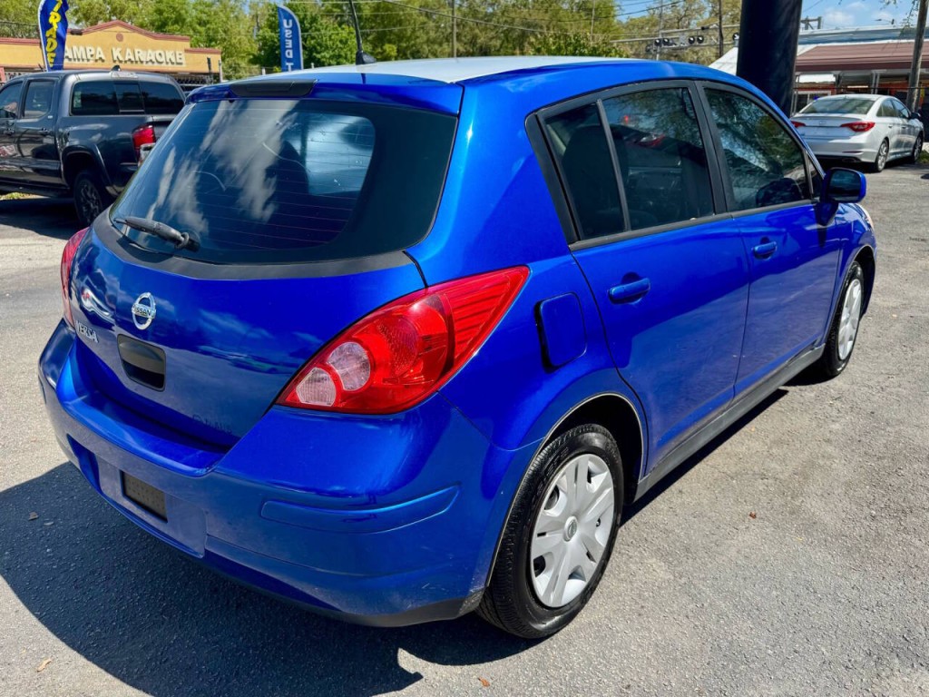 2011 Nissan Versa Image 3