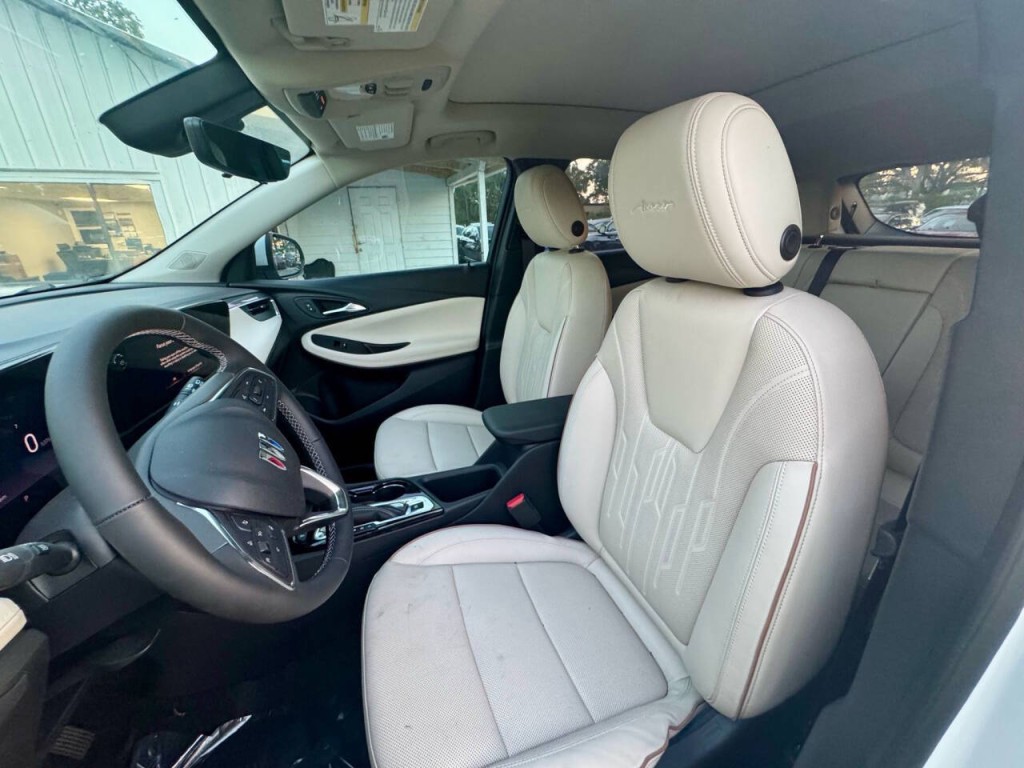 2024 Buick Enclave Image 15