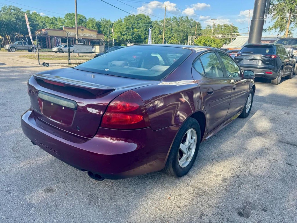 2004 Pontiac Grand Prix Image 4
