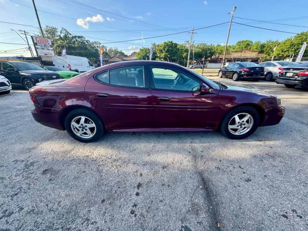 2004 Pontiac Grand Prix Image 7