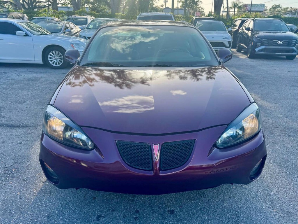 2004 Pontiac Grand Prix Image 8