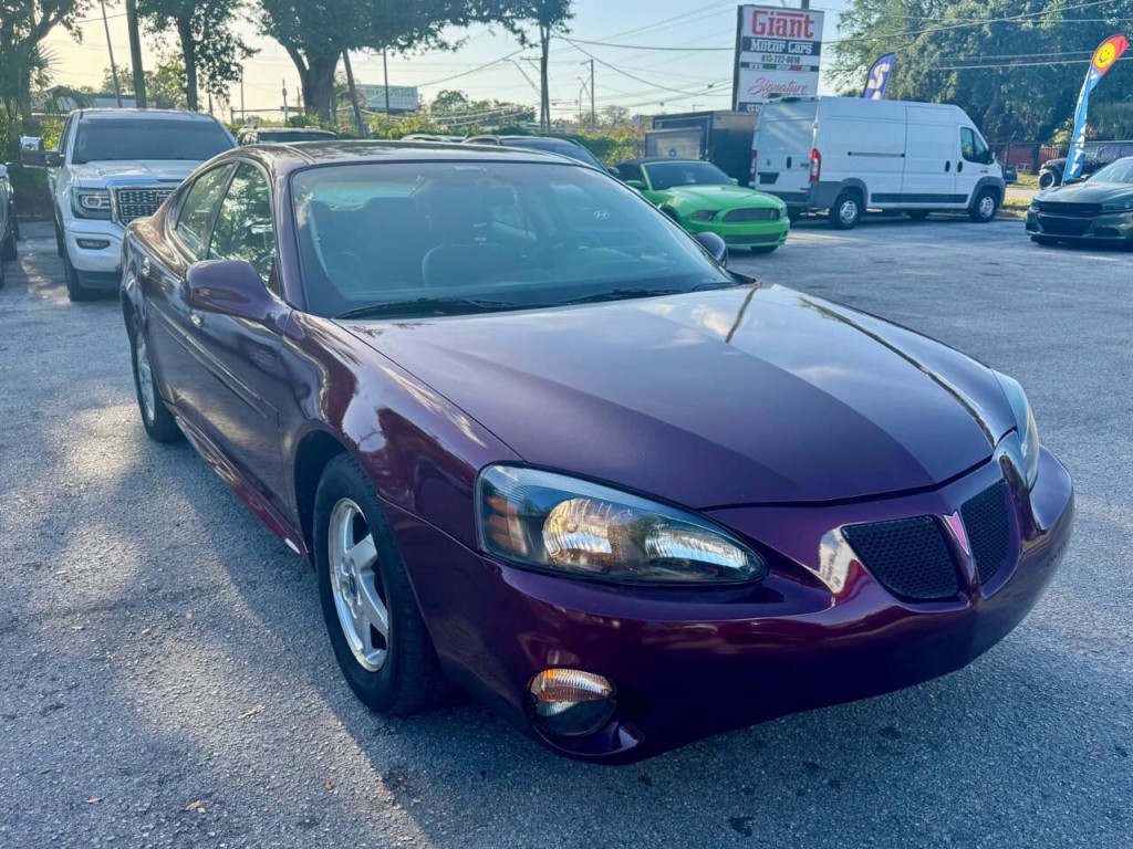 2004 Pontiac Grand Prix Image 10