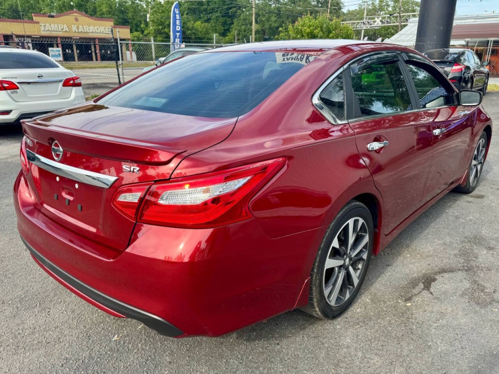 2016 Nissan Altima Image 4
