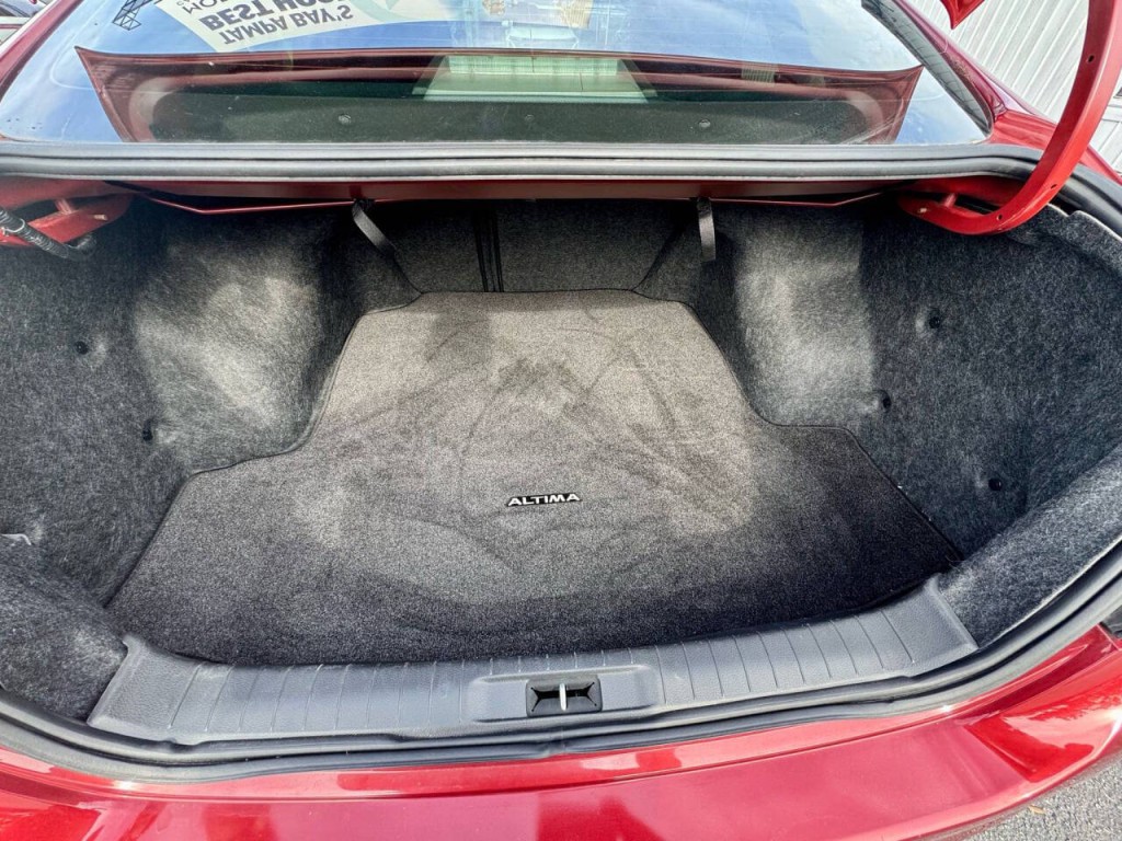 2016 Nissan Altima Image 13