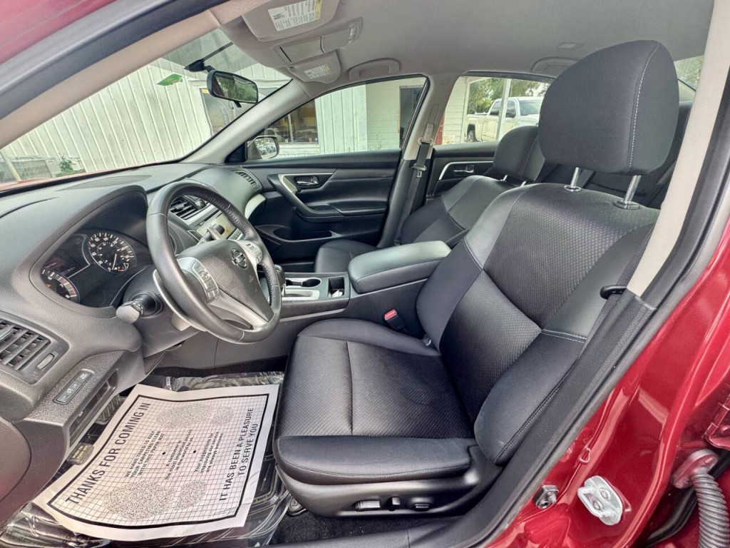 2016 Nissan Altima Image 14