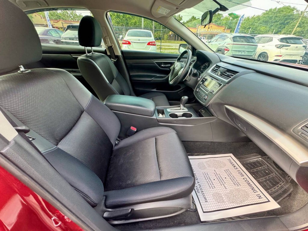 2016 Nissan Altima Image 16