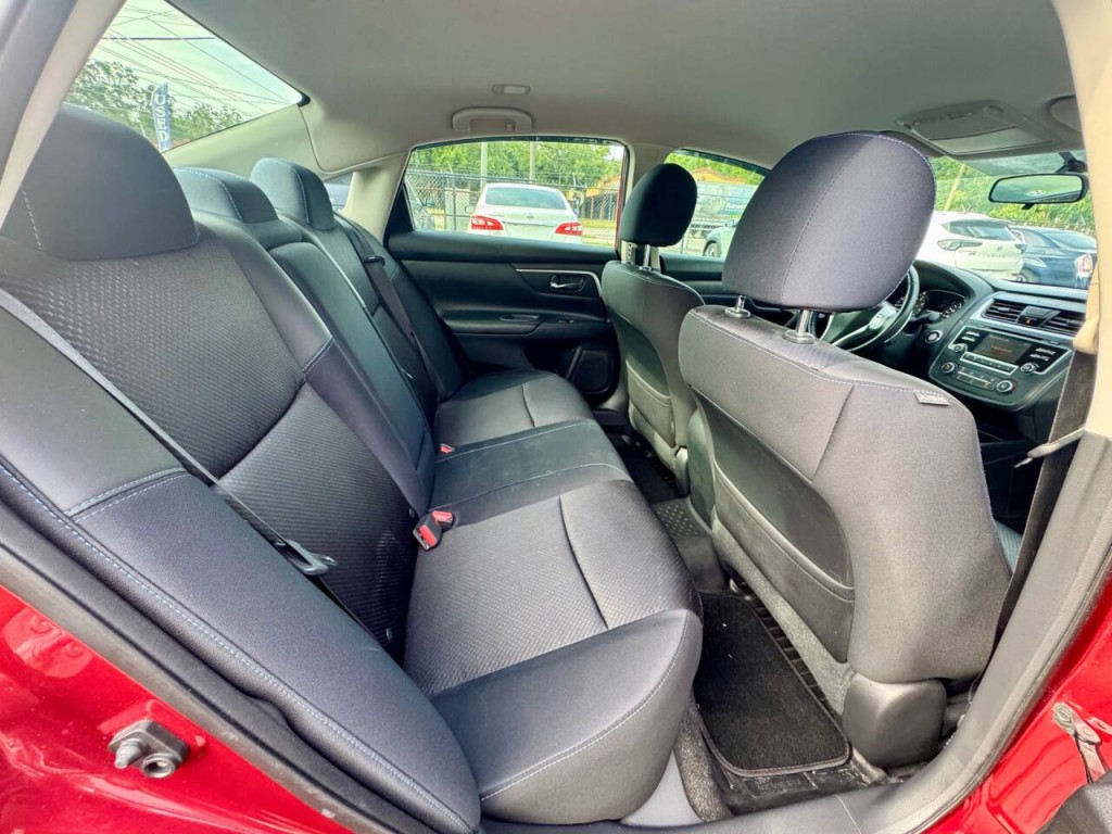 2016 Nissan Altima Image 17