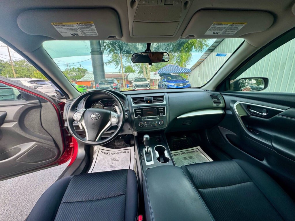 2016 Nissan Altima Image 18