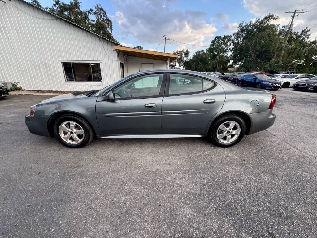 2005 Pontiac Grand Prix Image 6
