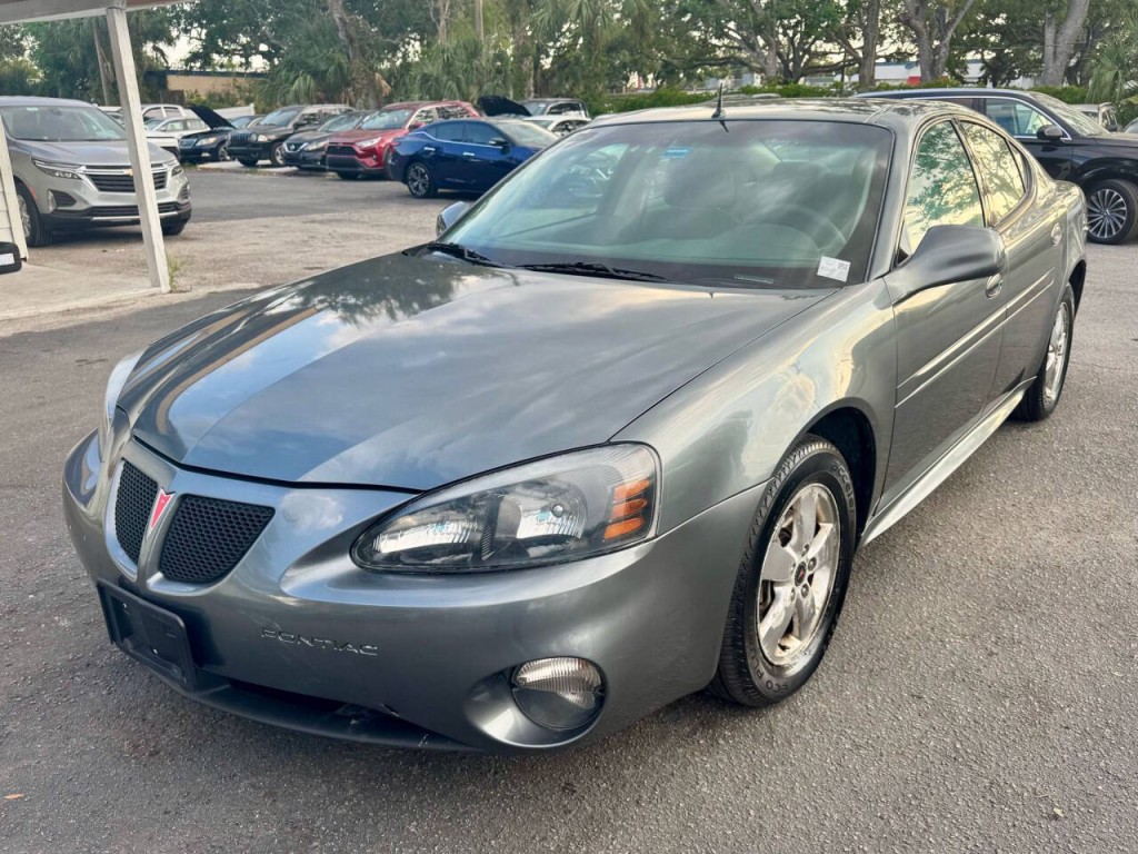 2005 Pontiac Grand Prix Image 11