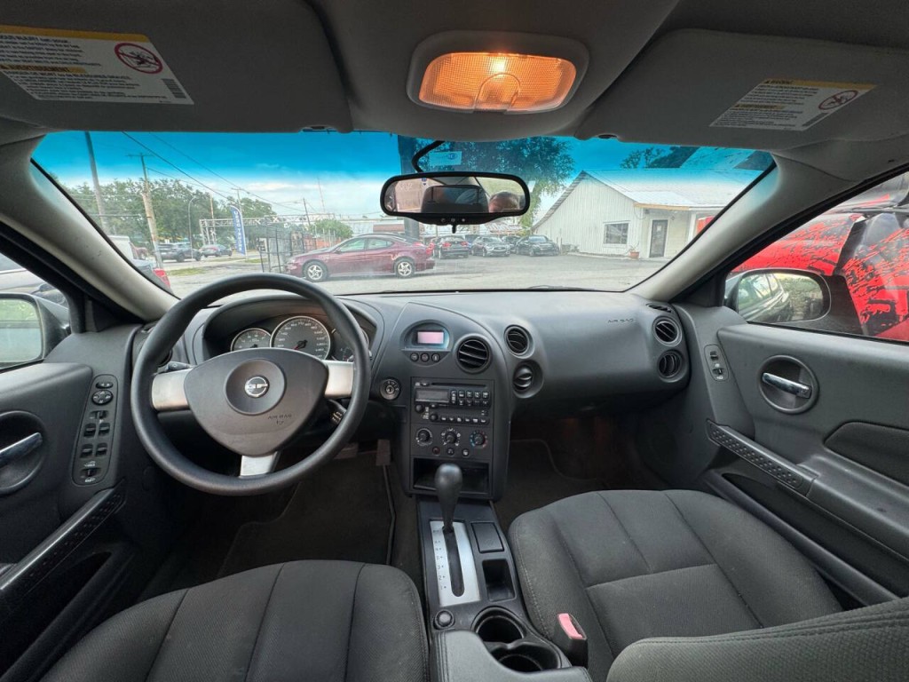 2005 Pontiac Grand Prix Image 17